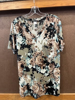 Women's Plus size floral print, vneck top