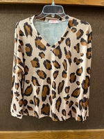 Long sleeve, vneck light pink leopard print top